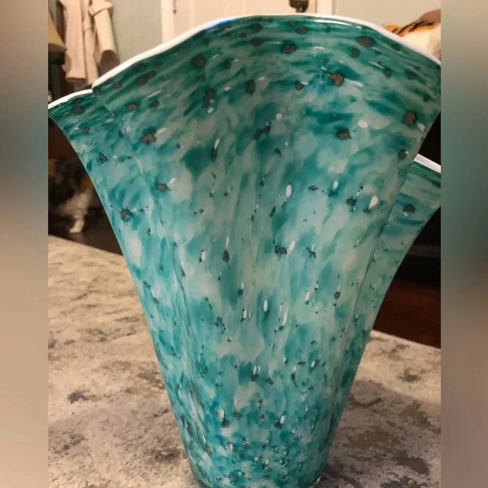 Murano Style Handblown Handkerchief Glass Vase - Picture 4 of 8